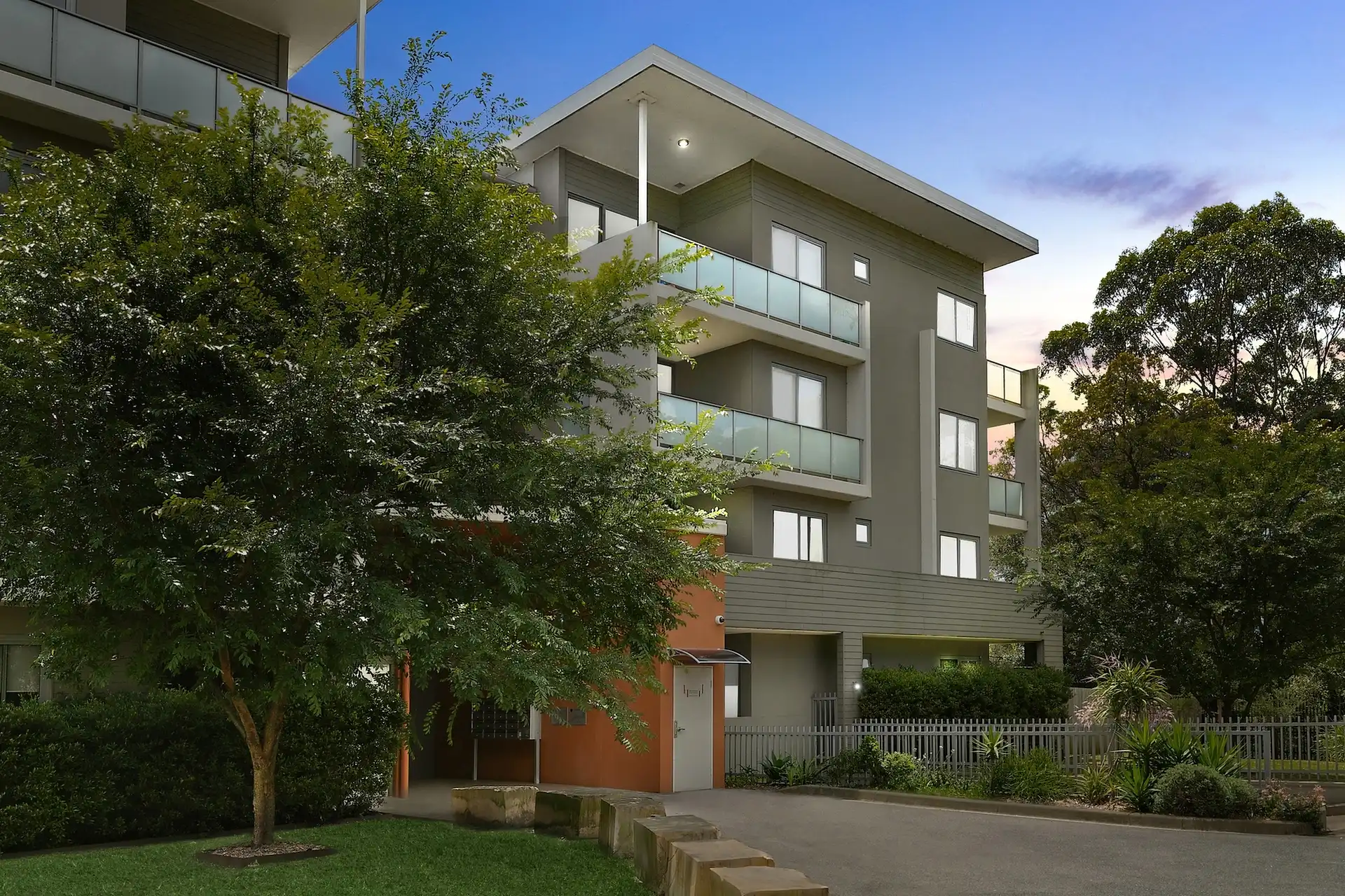 205D/2 Rowe Drive, Potts Hill Sold by Richard Matthews Real Estate - image 1