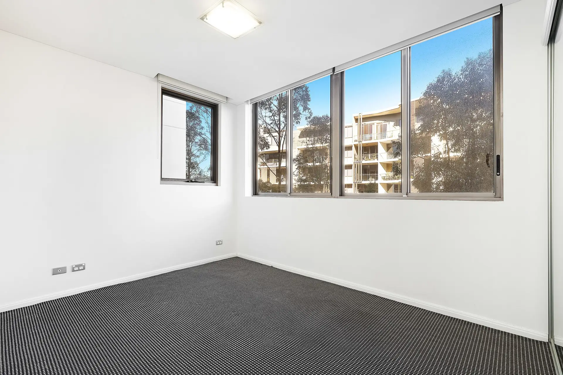 118/18 Epping Park Drive, Epping Sold by Richard Matthews Real Estate - image 3