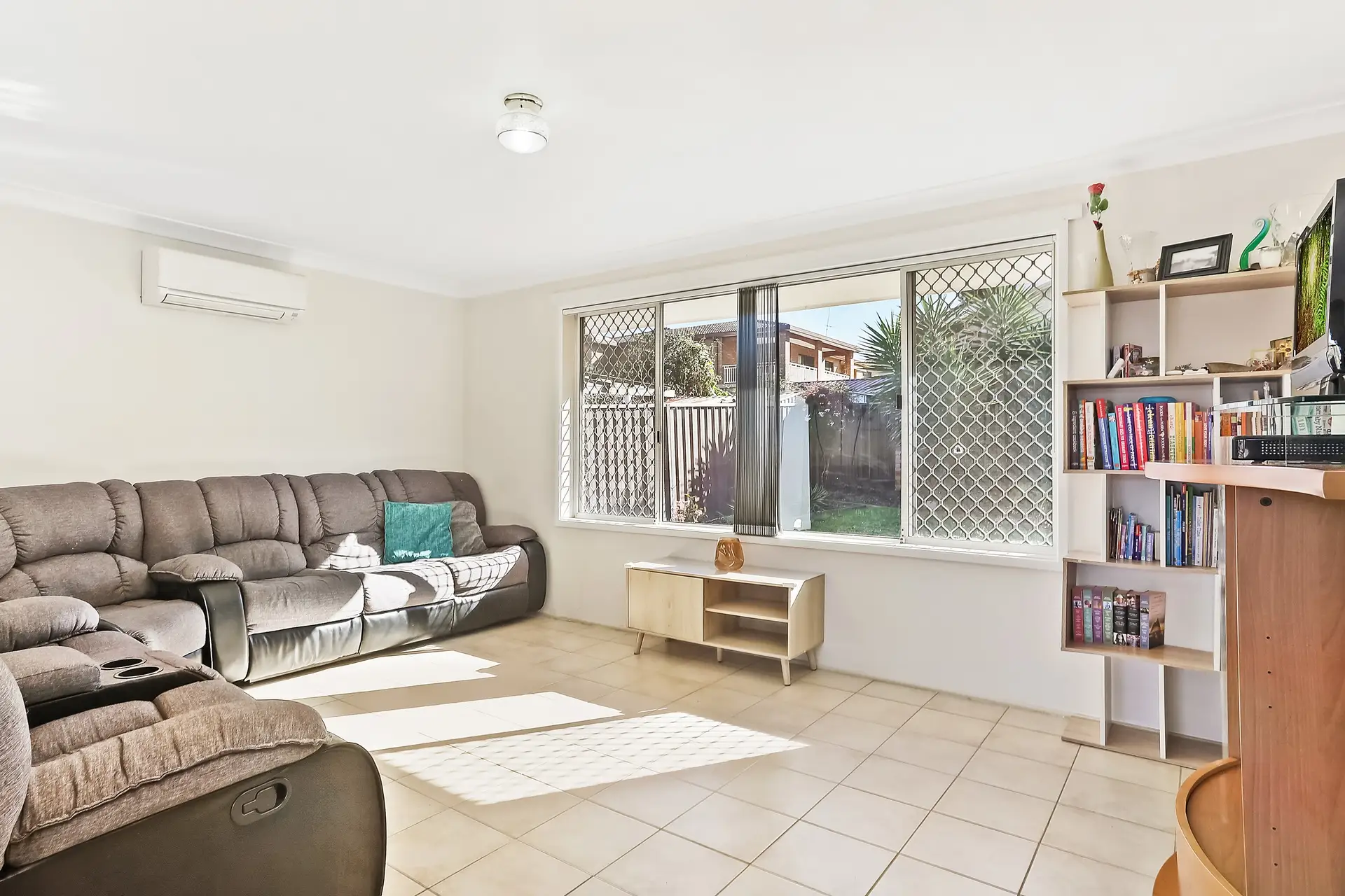6/76 Manahan Street, Condell Park Sold by Richard Matthews Real Estate - image 2