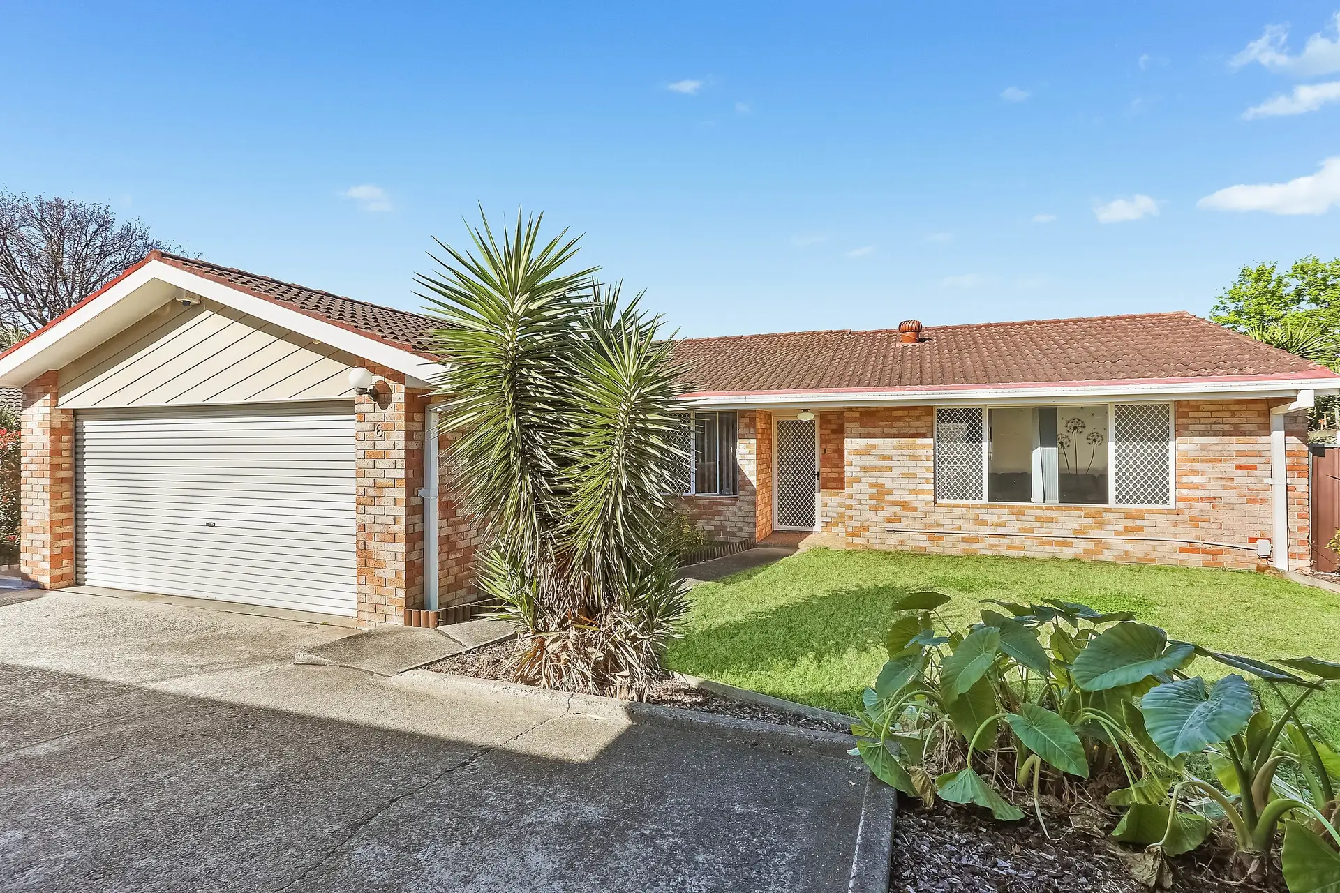 6/76 Manahan Street, Condell Park Sold by Richard Matthews Real Estate - image 1