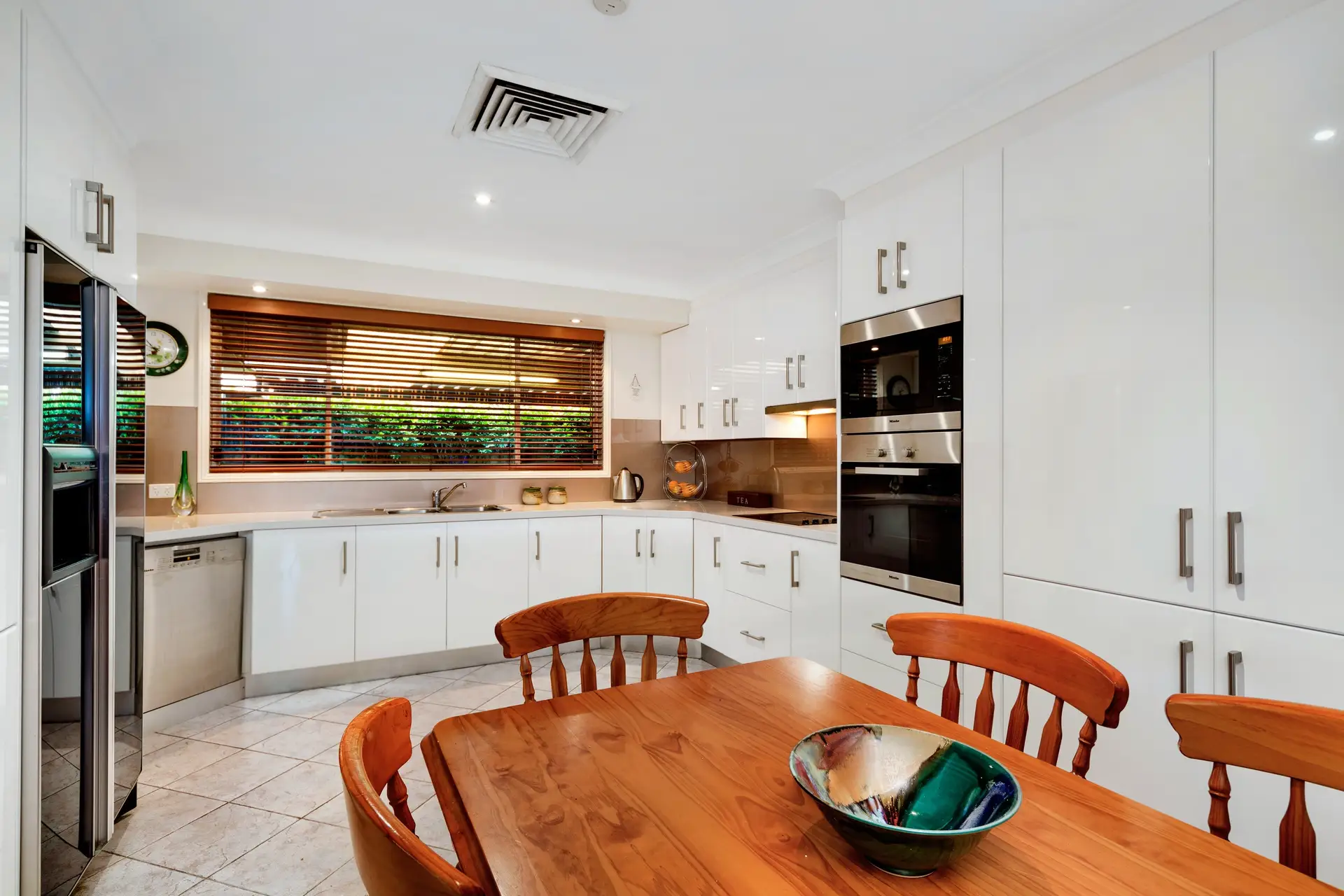 39 Balmoral Crescent, Georges Hall Sold by Richard Matthews Real Estate - image 4