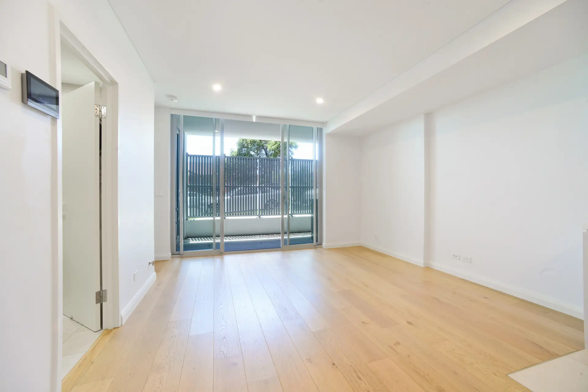 G01/420 Canterbury Road, Campsie Leased by Richard Matthews Real Estate - image 1