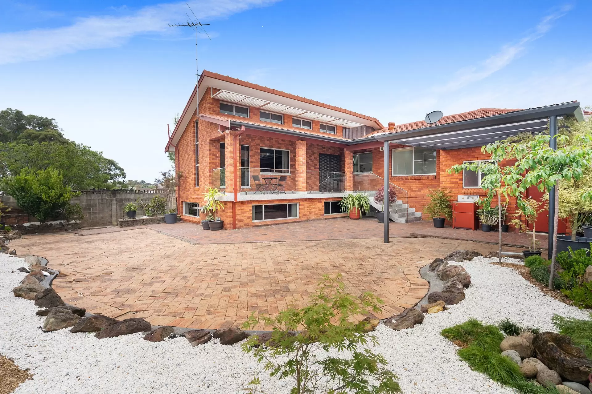 27 Saric Avenue, Georges Hall Sold by Richard Matthews Real Estate - image 6