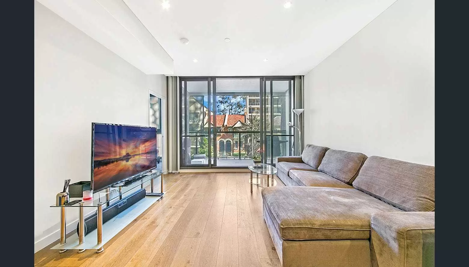 108/225  Pacific Highway, North Sydney Sold by Richard Matthews Real Estate - image 3