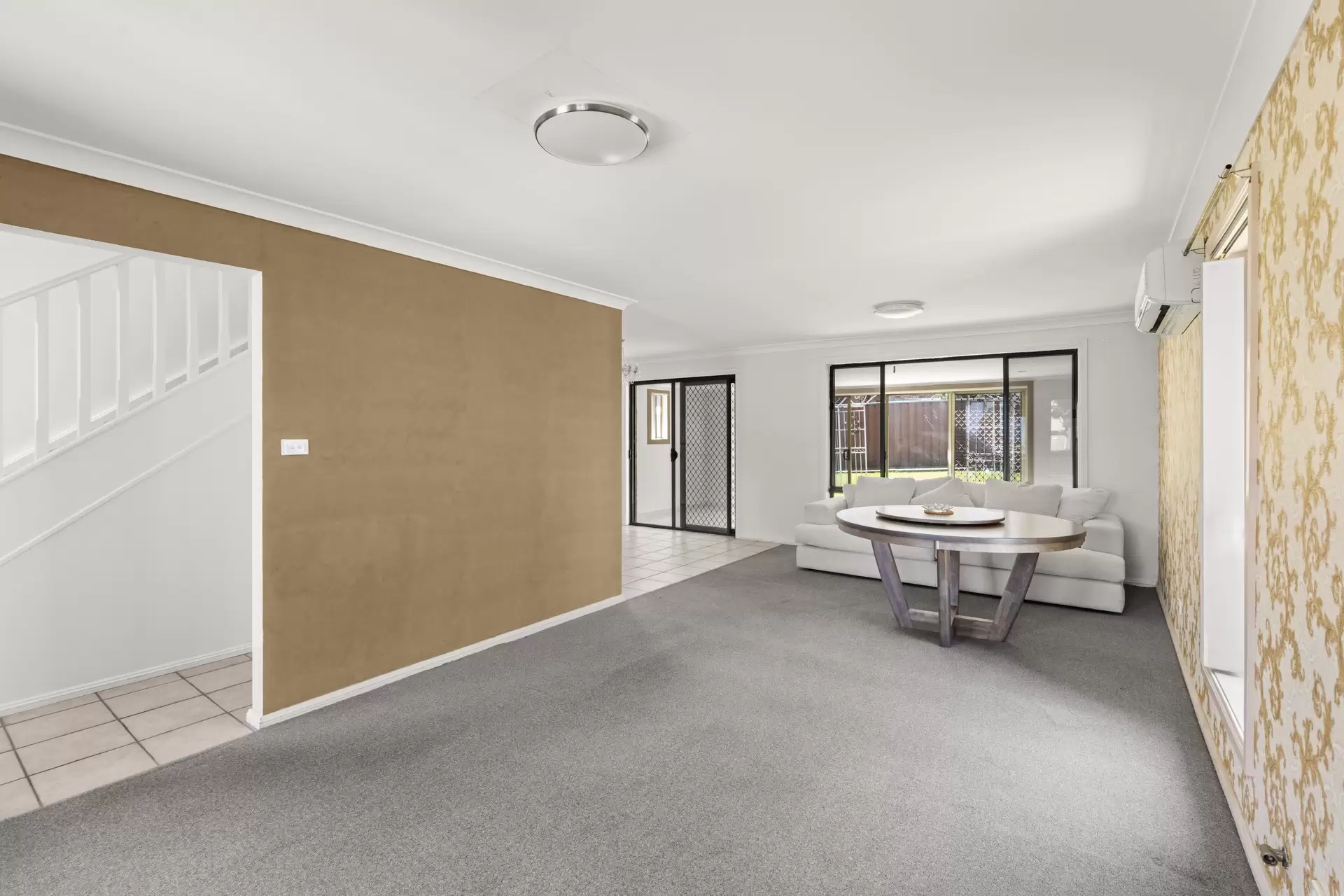 11/16a Balmoral Crescent, Georges Hall Leased by Richard Matthews Real Estate - image 4