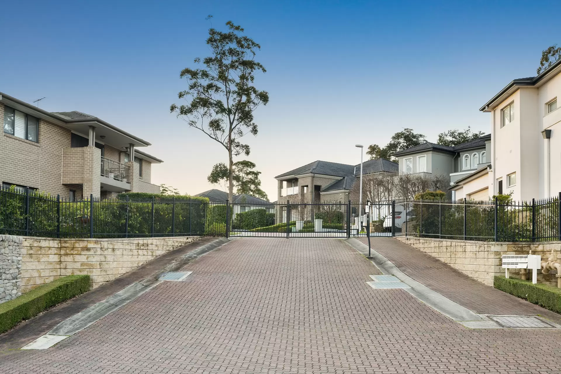 8 Rogans Rise, Castle Hill For Sale by Richard Matthews Real Estate - image 9