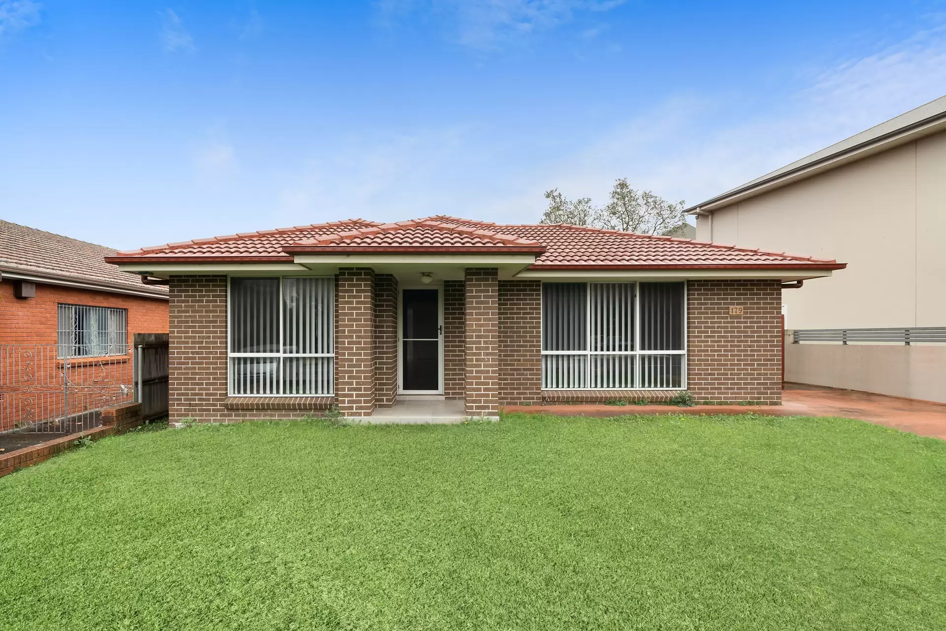 179 Moorefields Road, Roselands For Sale by Richard Matthews Real Estate - image 1