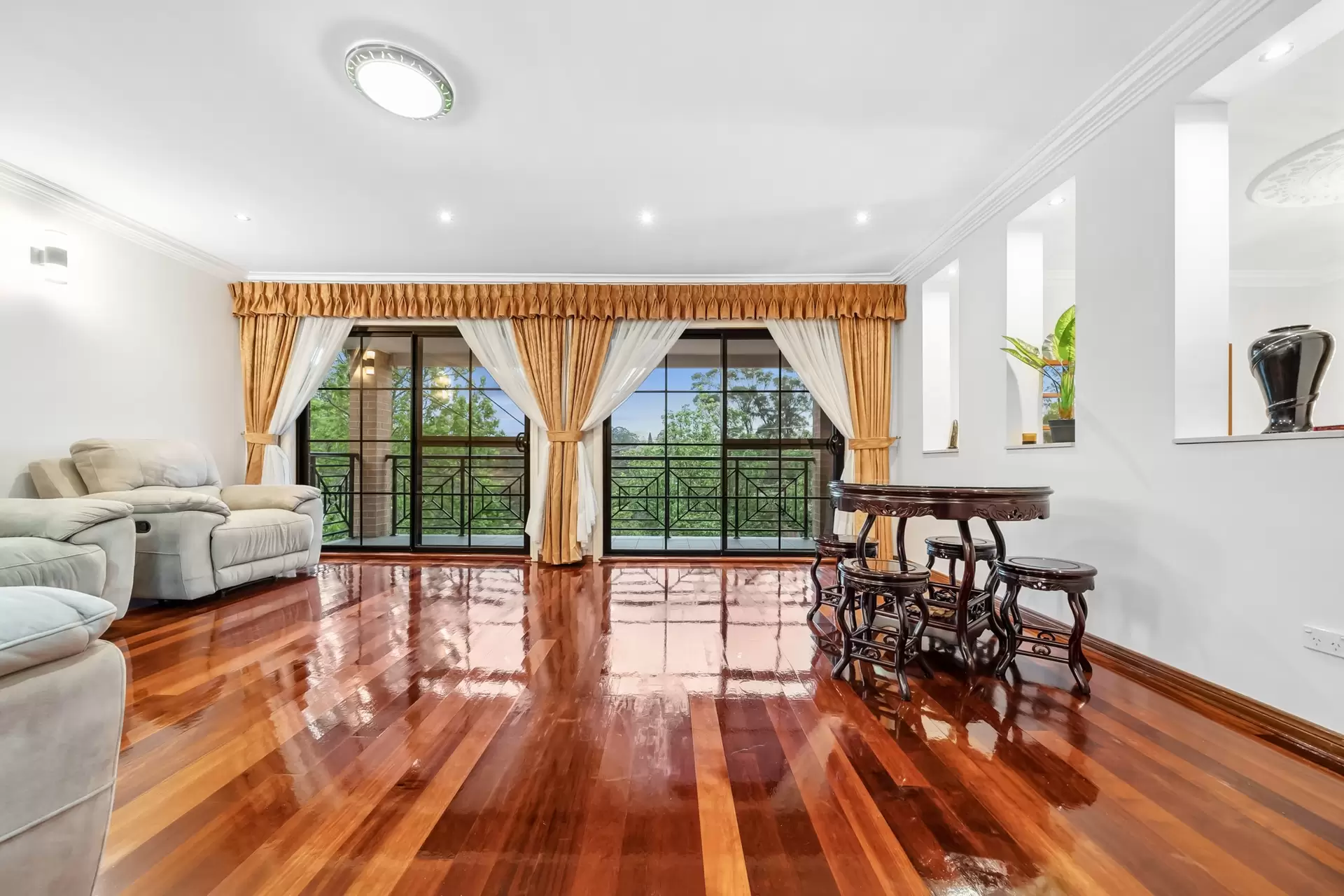 26 The Rampart, Hornsby Auction by Richard Matthews Real Estate - image 3