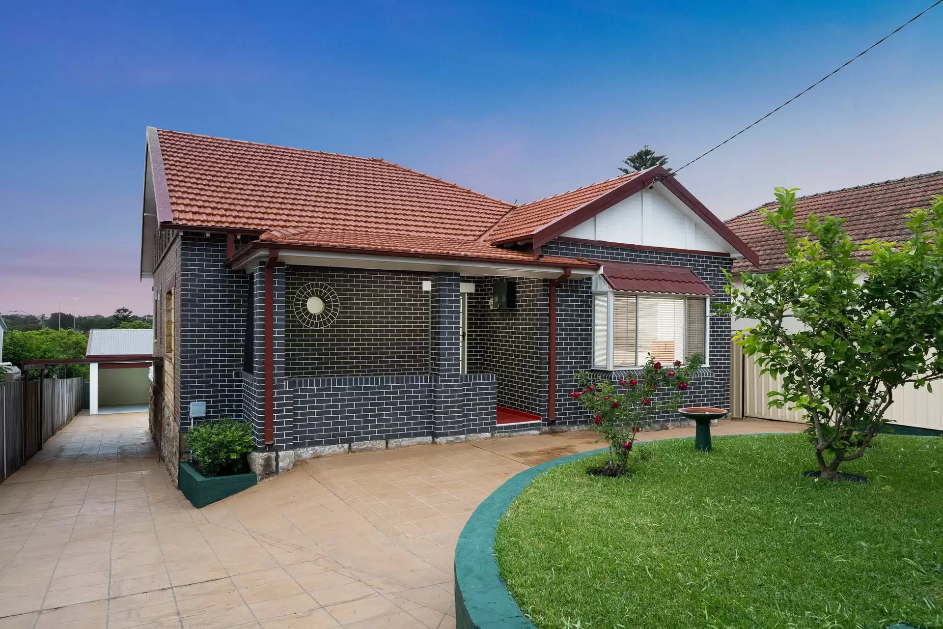 4 Lasswade Street, Ashbury Auction by Richard Matthews Real Estate - image 1