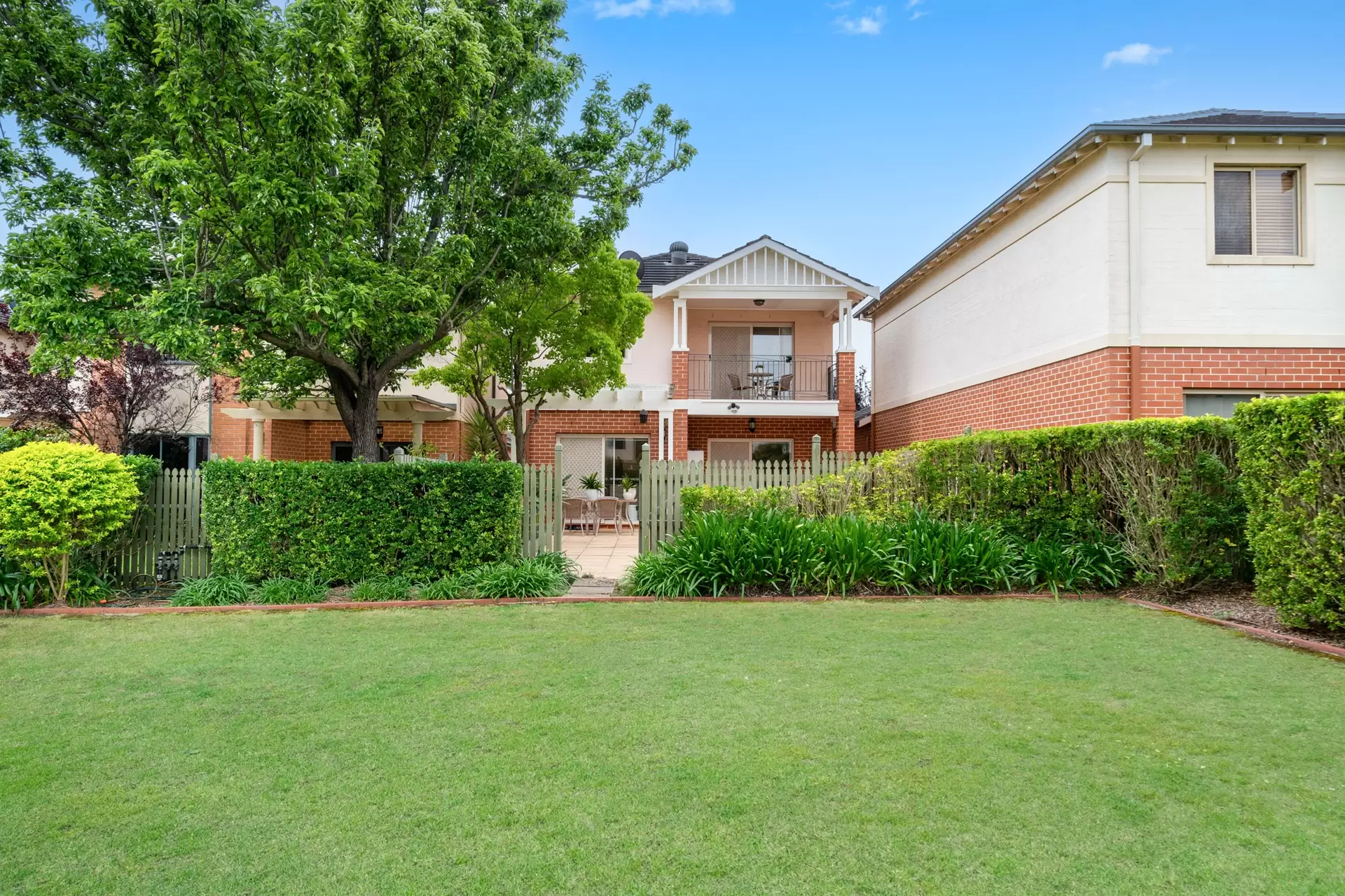 8 Wenton Avenue, Liberty Grove Auction by Richard Matthews Real Estate - image 1