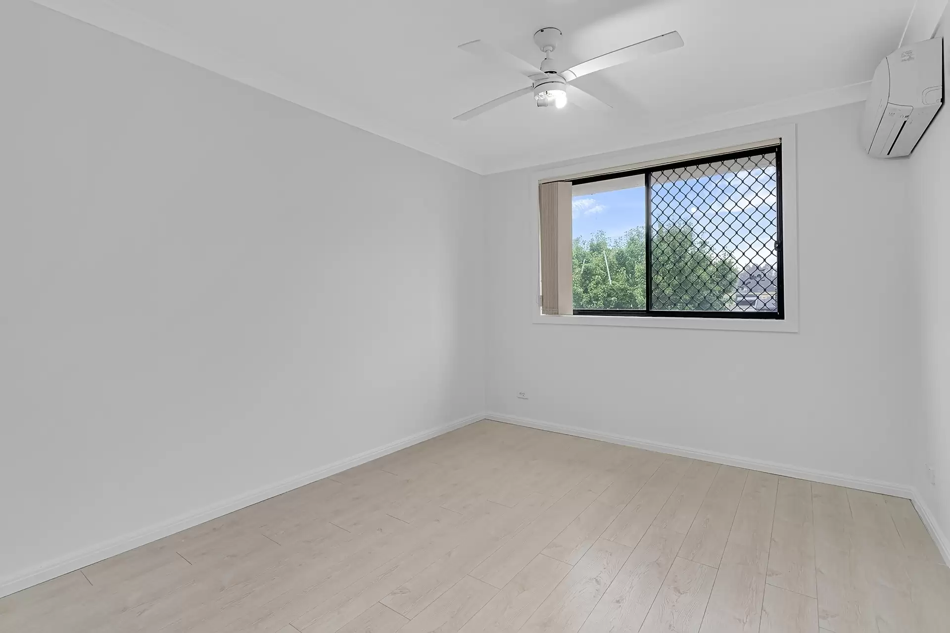 5A Rex Road, Georges Hall Leased by Richard Matthews Real Estate - image 5