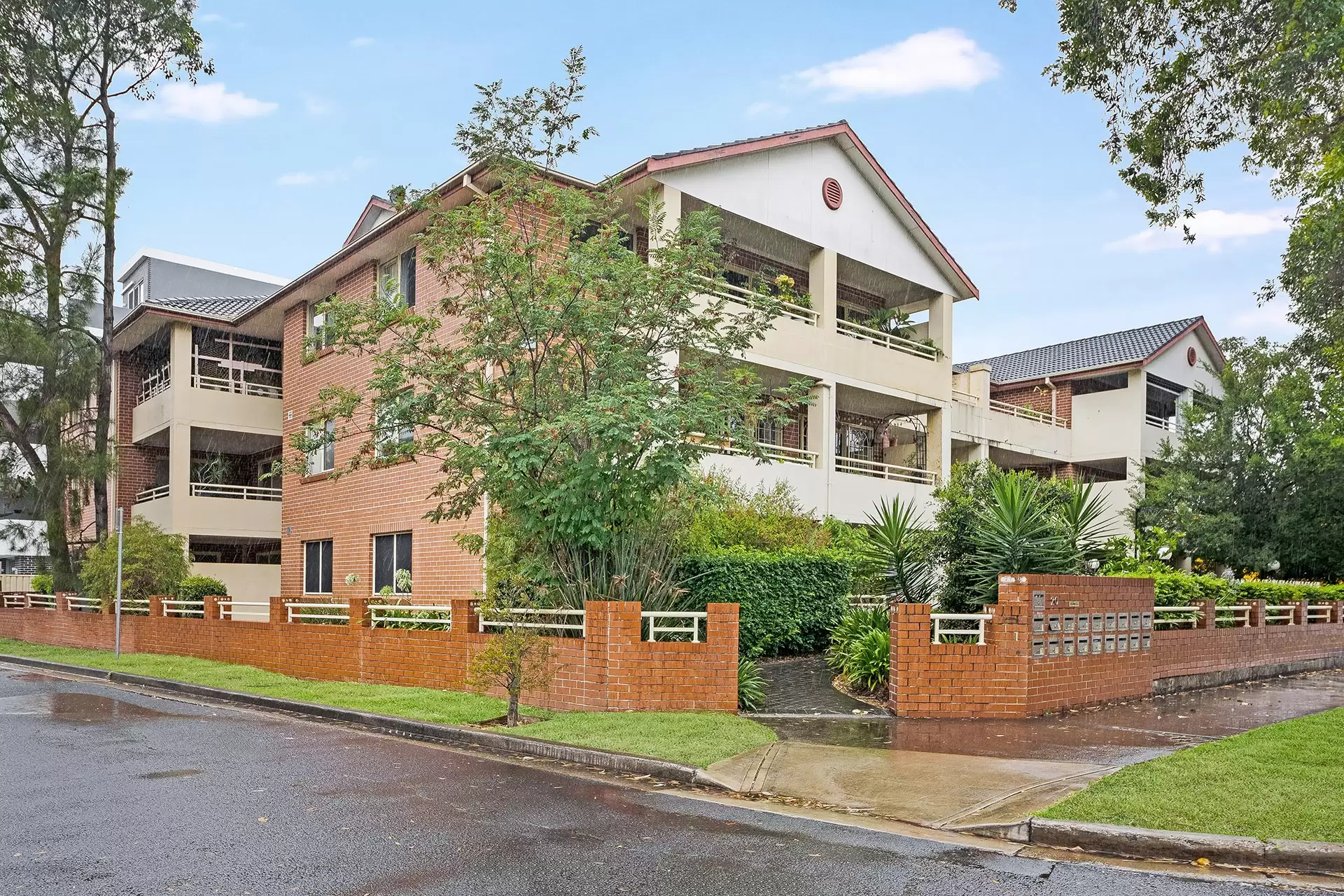 6/20 Fitzgerald Crescent, Strathfield Auction by Richard Matthews Real Estate - image 3