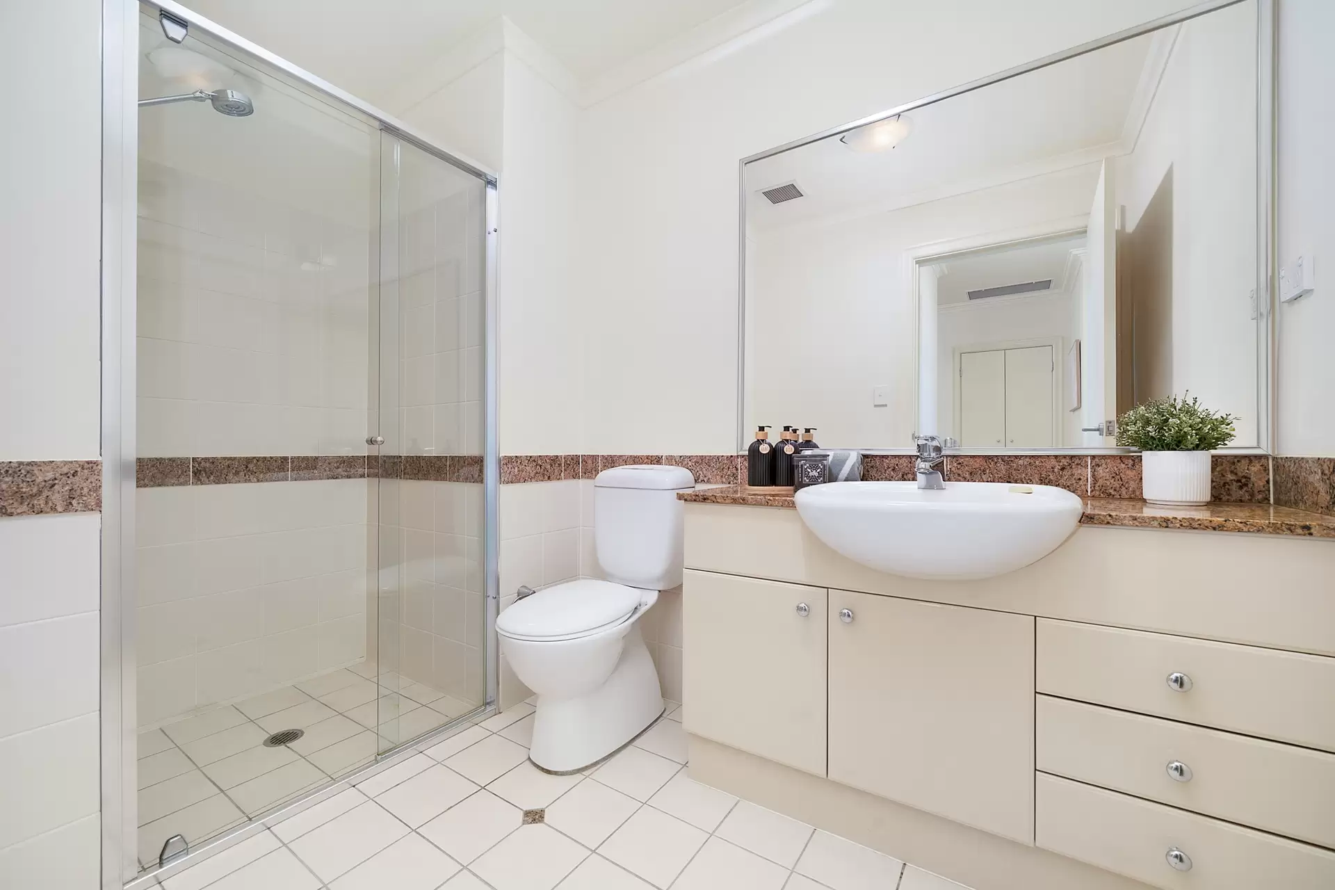 210/16 Fairwater Close, Breakfast Point For Sale by Richard Matthews Real Estate - image 9