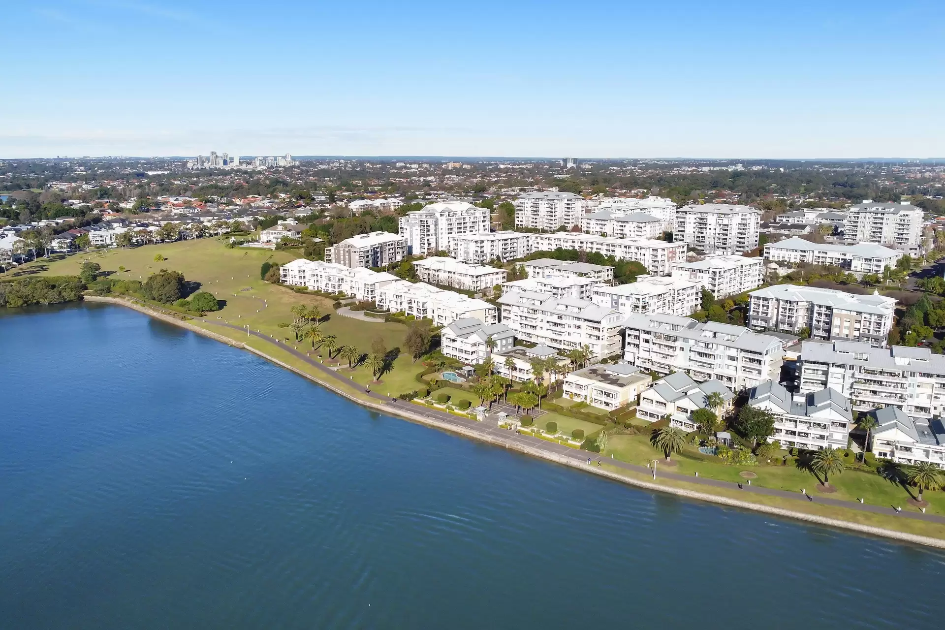 210/16 Fairwater Close, Breakfast Point For Sale by Richard Matthews Real Estate - image 5