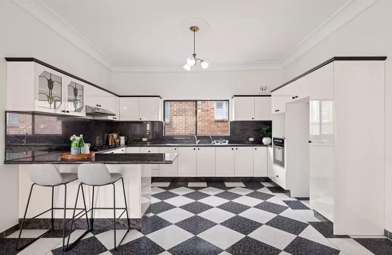 18 Orchard Street, Croydon Leased by Richard Matthews Real Estate - image 2