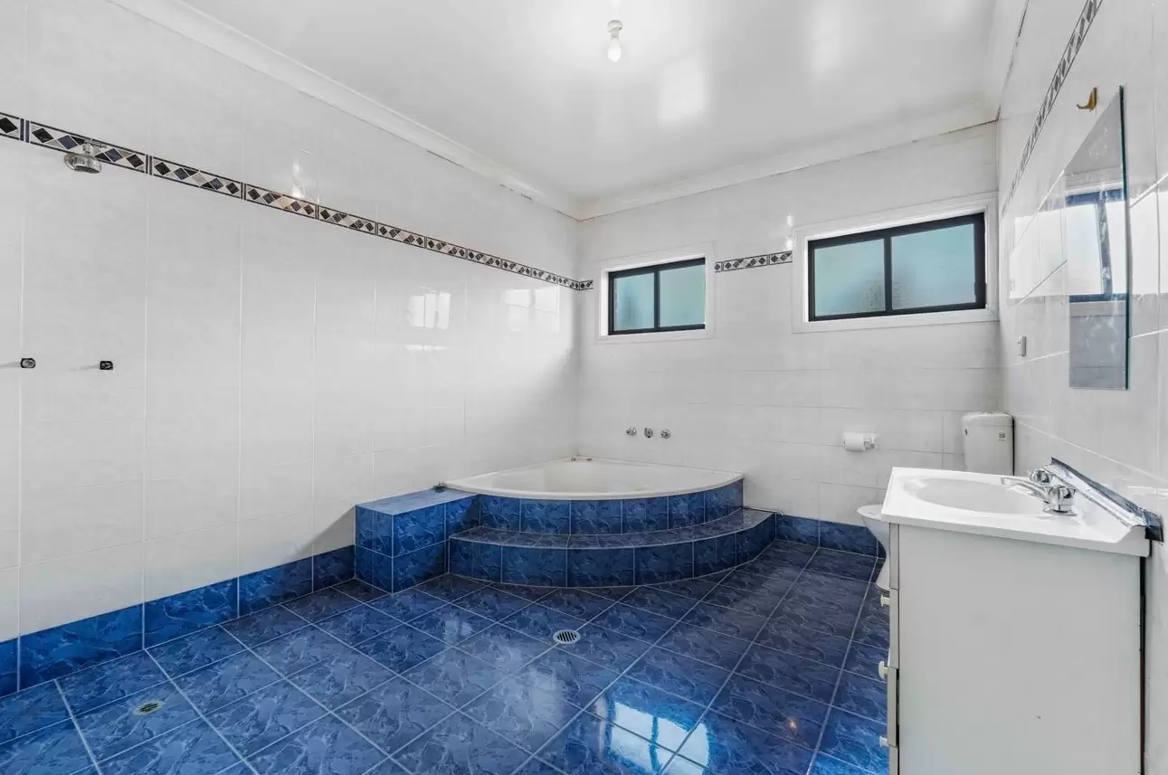 9 Beale Street, Georges Hall Sold by Richard Matthews Real Estate - image 7