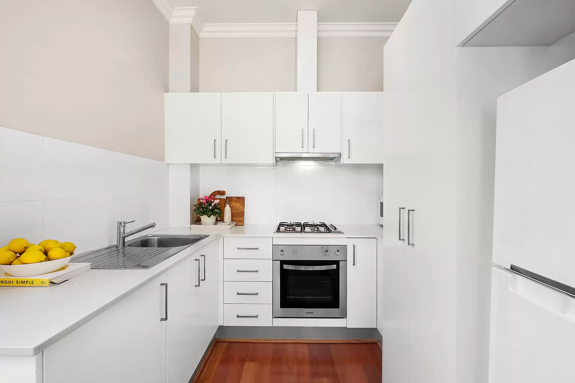 6/11-13 Woodcourt Street, Marrickville Leased by Richard Matthews Real Estate - image 2
