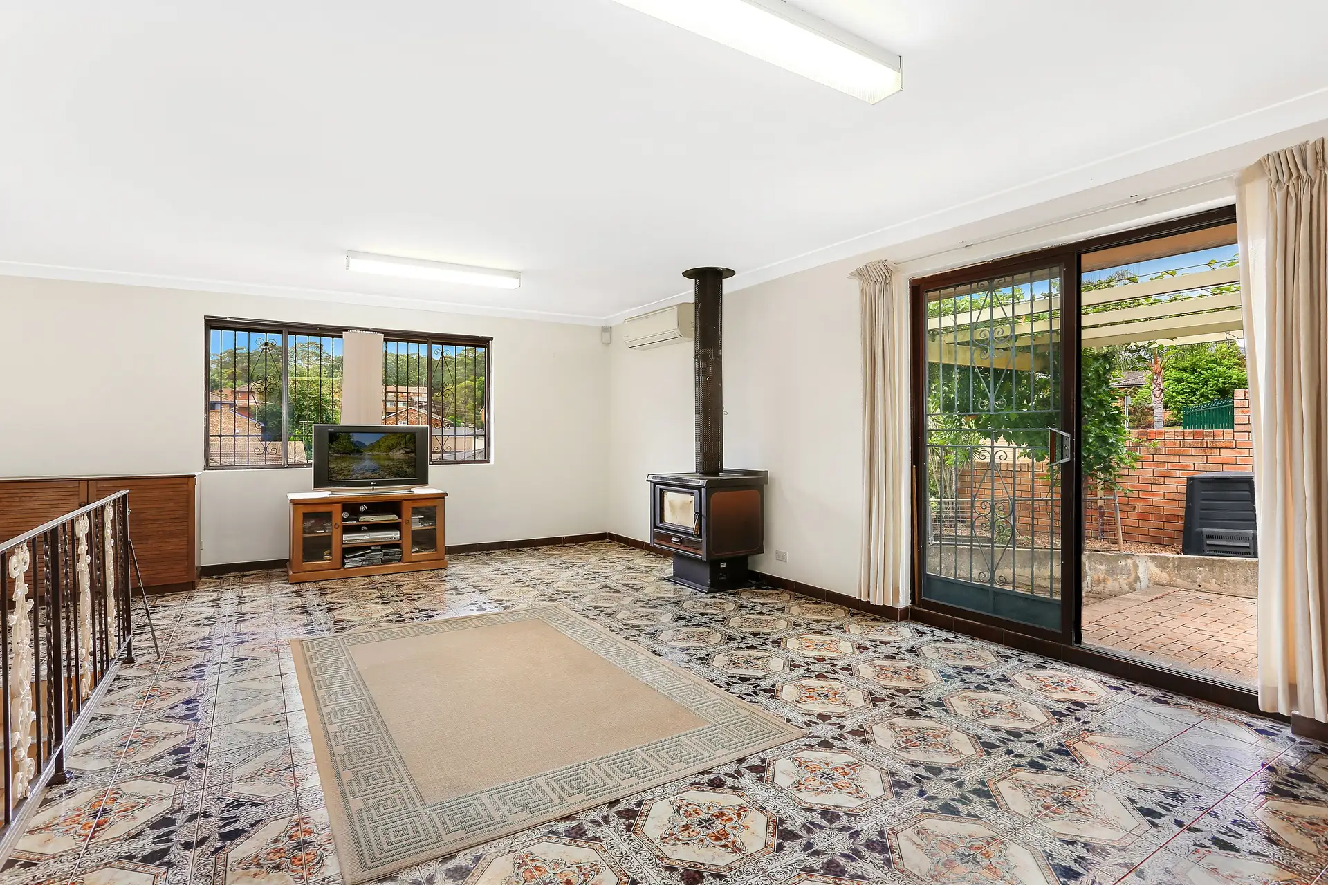 15 Foley Street, Georges Hall Sold by Richard Matthews Real Estate - image 3