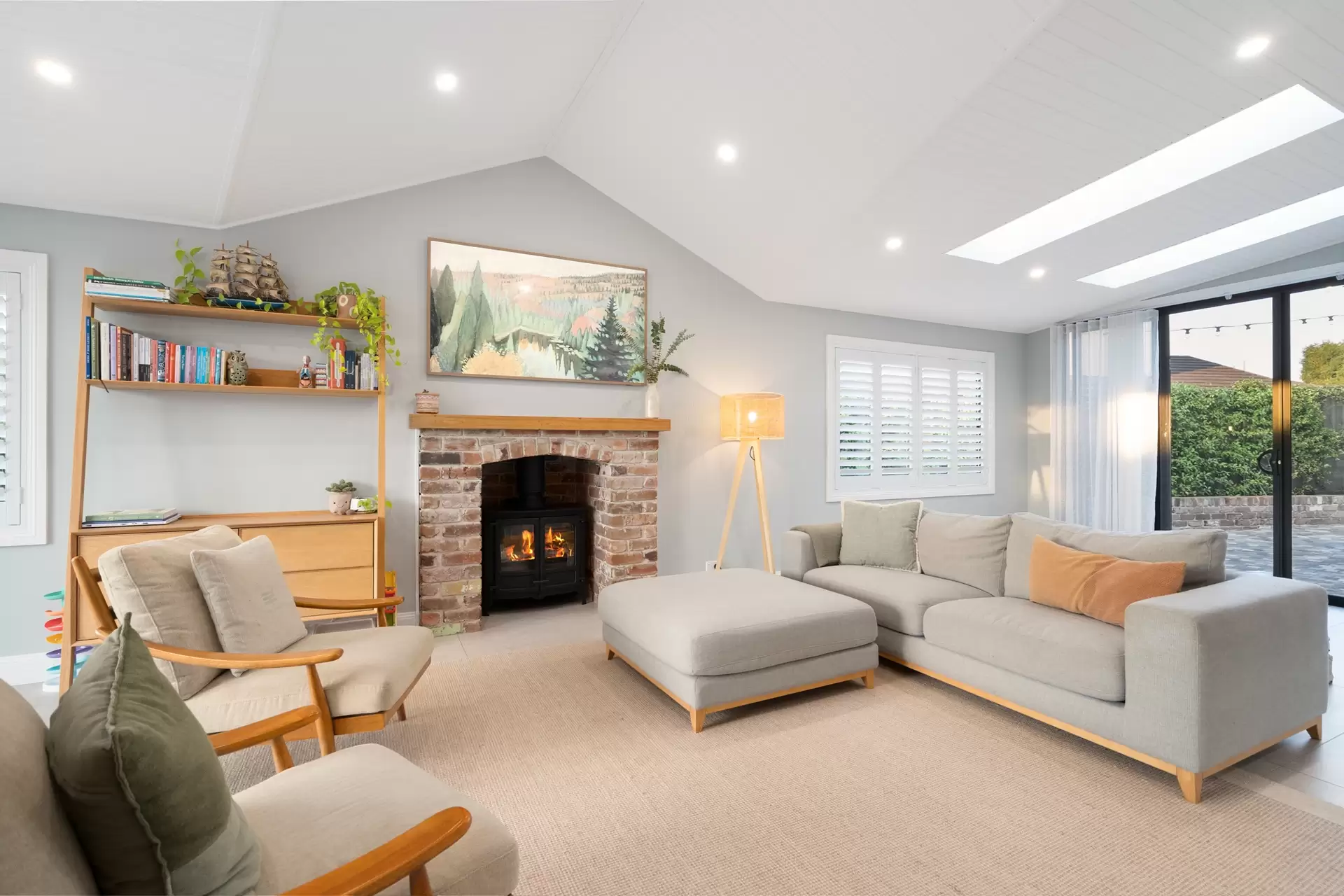 14 Elkhorn Place, Alfords Point Auction by Richard Matthews Real Estate - image 2