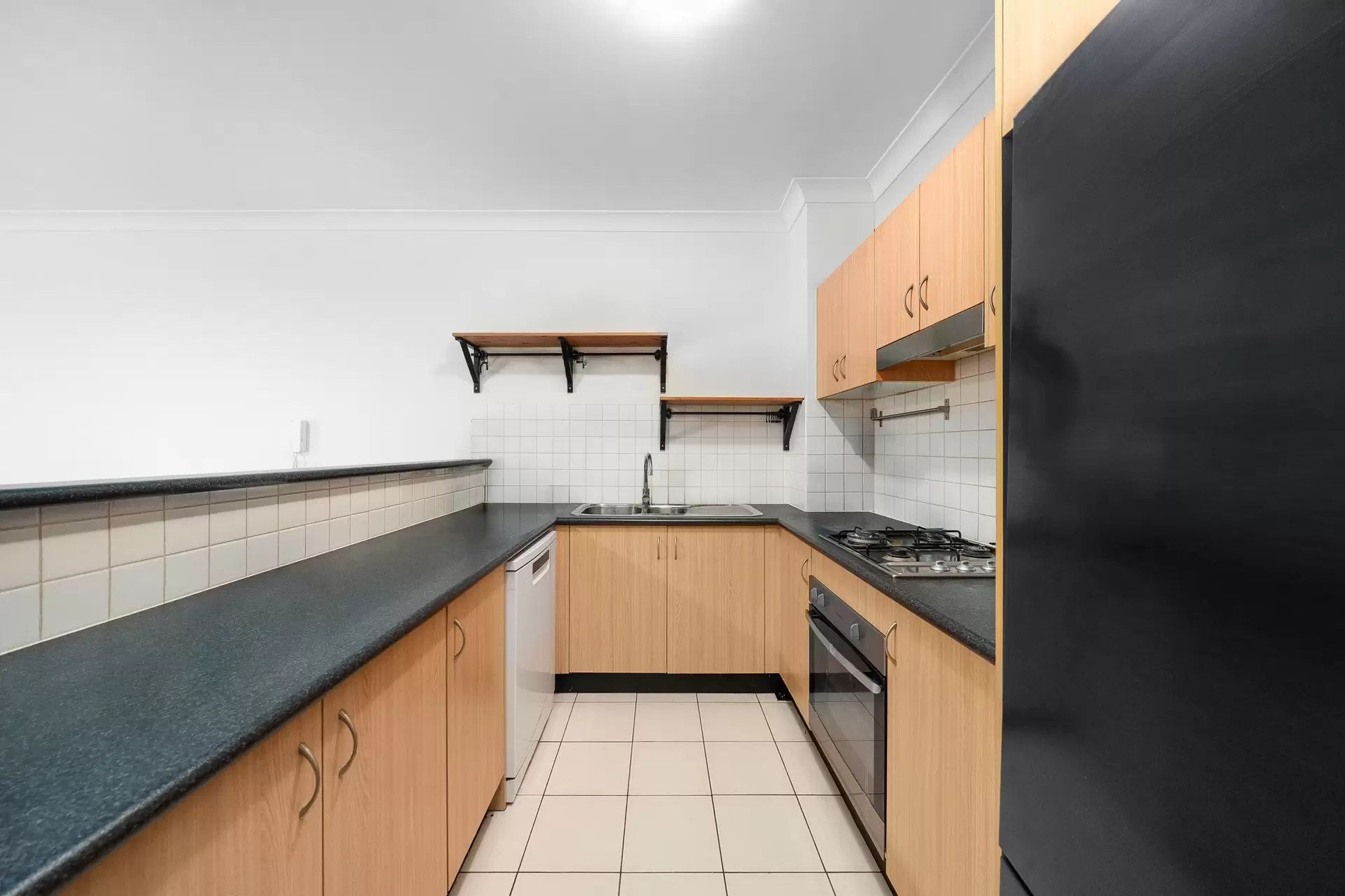 6/1-7 Railway Parade, Stanmore Sold by Richard Matthews Real Estate - image 3