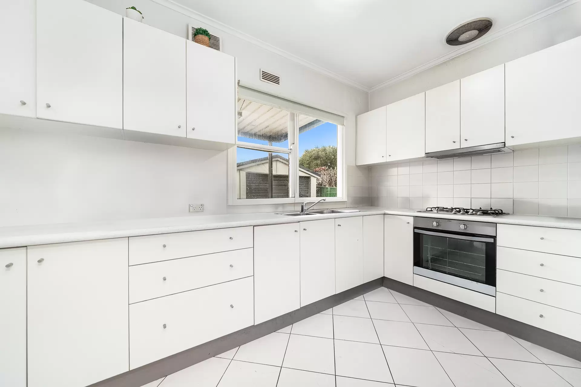 42  Christine Crescent, Lalor Park For Sale by Richard Matthews Real Estate - image 4