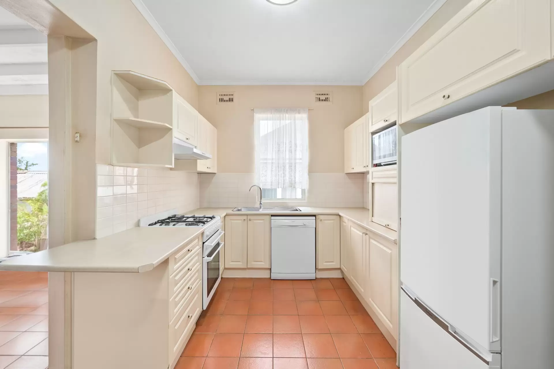 35 Seymour Parade, Belfield Sold by Richard Matthews Real Estate - image 3