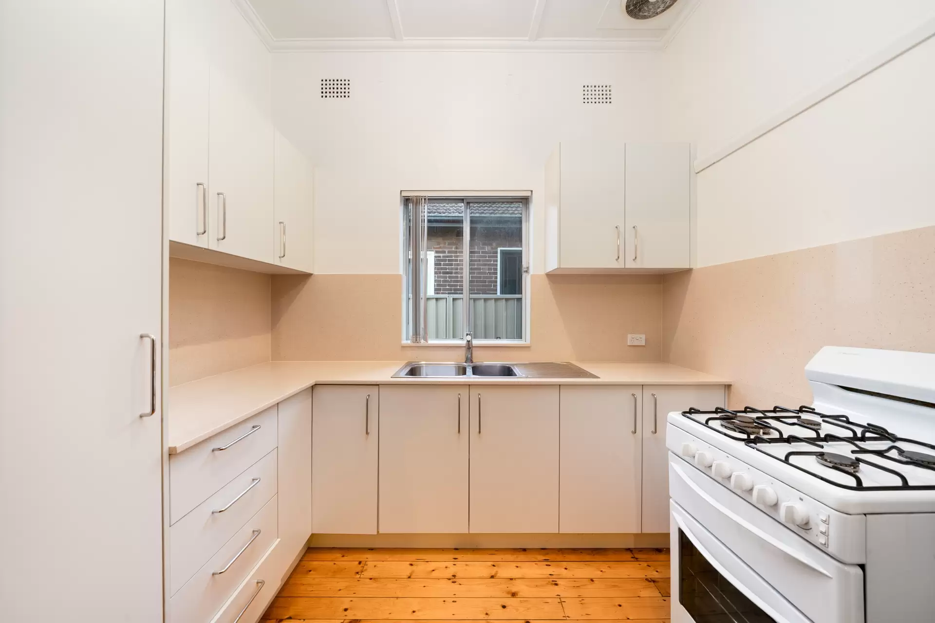 28 Bazentin Street, Belfield Auction by Richard Matthews Real Estate - image 3