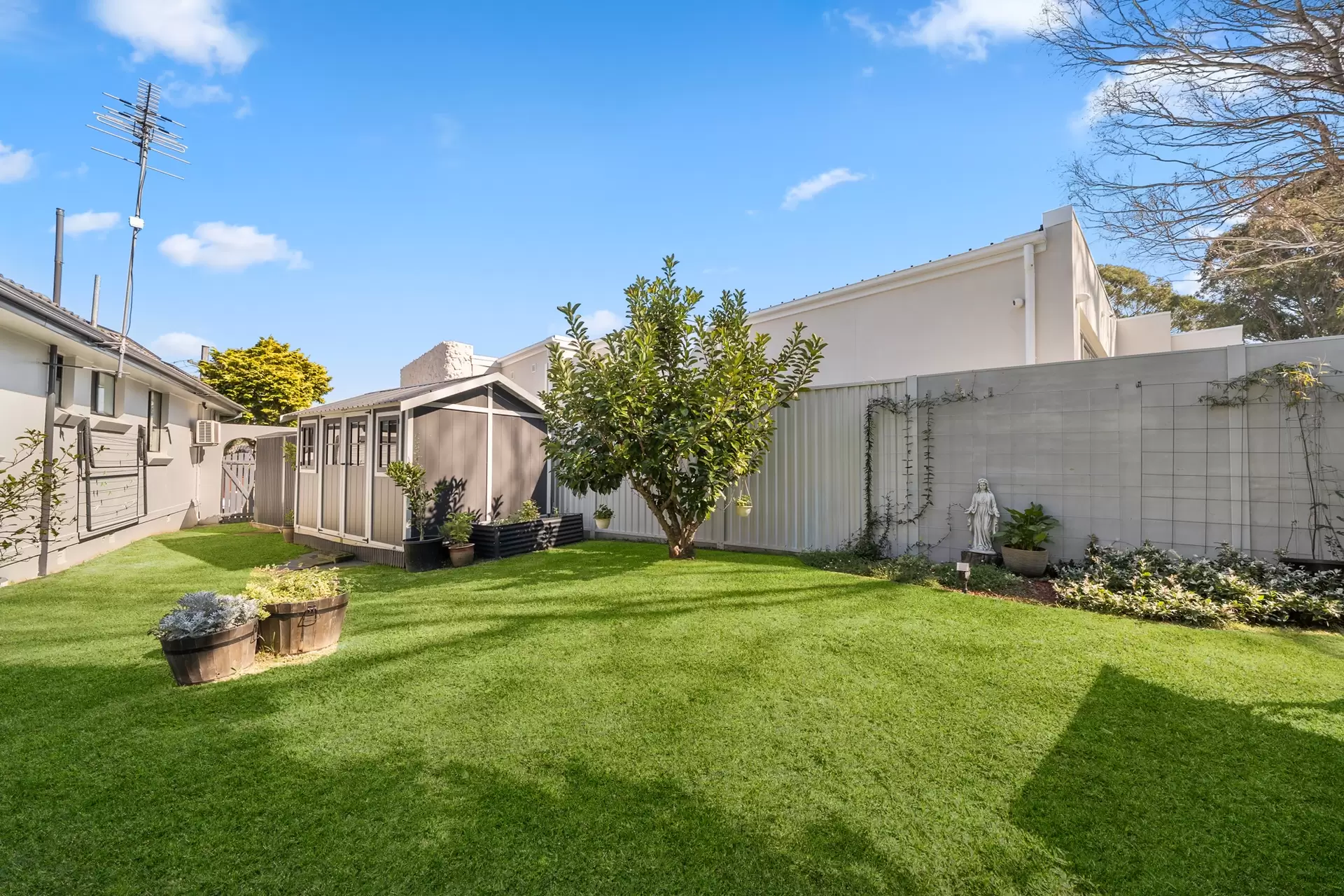 25 Lurnea Avenue, Georges Hall For Sale by Richard Matthews Real Estate - image 7