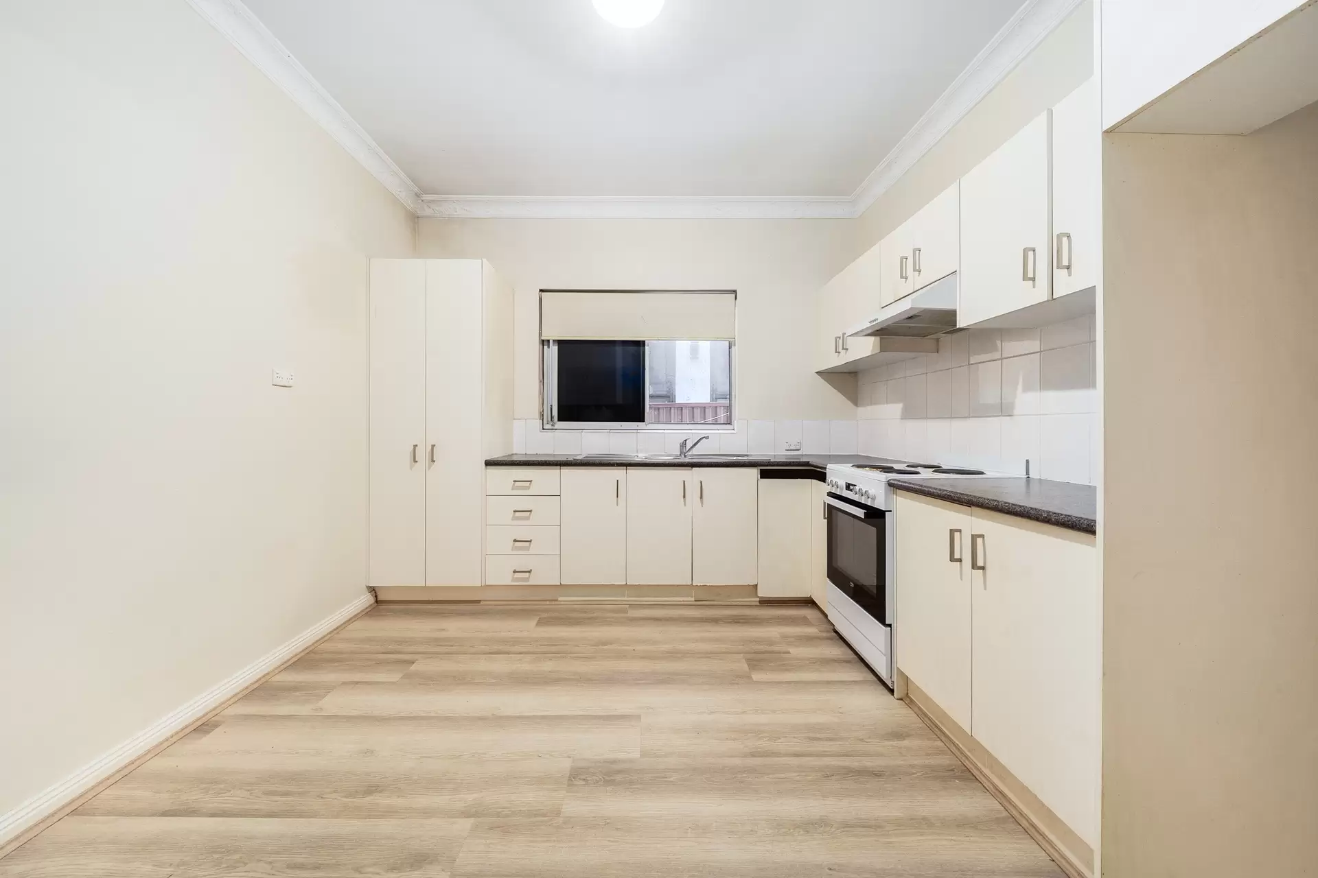 42 Endeavour Road, Georges Hall Auction by Richard Matthews Real Estate - image 4