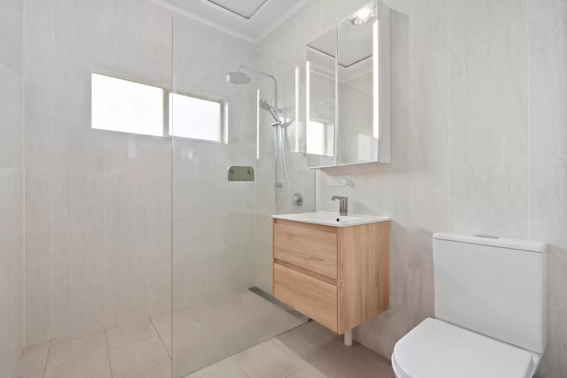 2/56 Osborne Road, Marayong Auction by Richard Matthews Real Estate - image 5