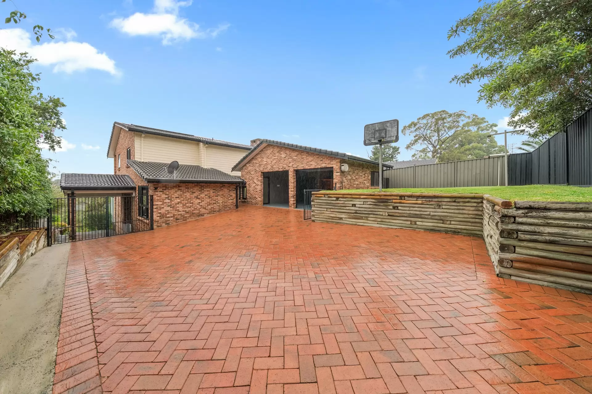 18 Waverly Place, Illawong Auction by Richard Matthews Real Estate - image 17