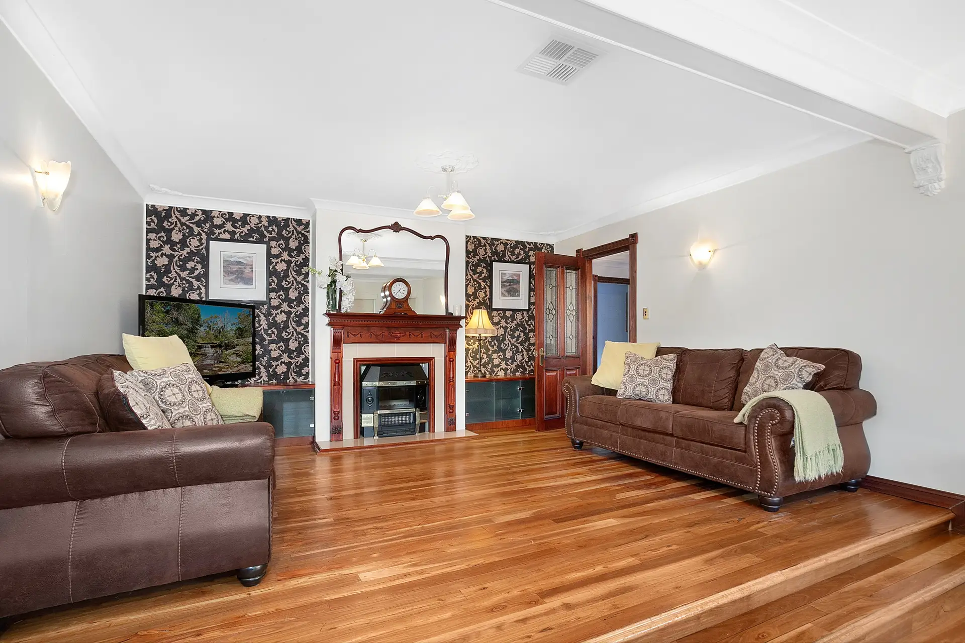 1 Flinders Road, Georges Hall Sold by Richard Matthews Real Estate - image 11