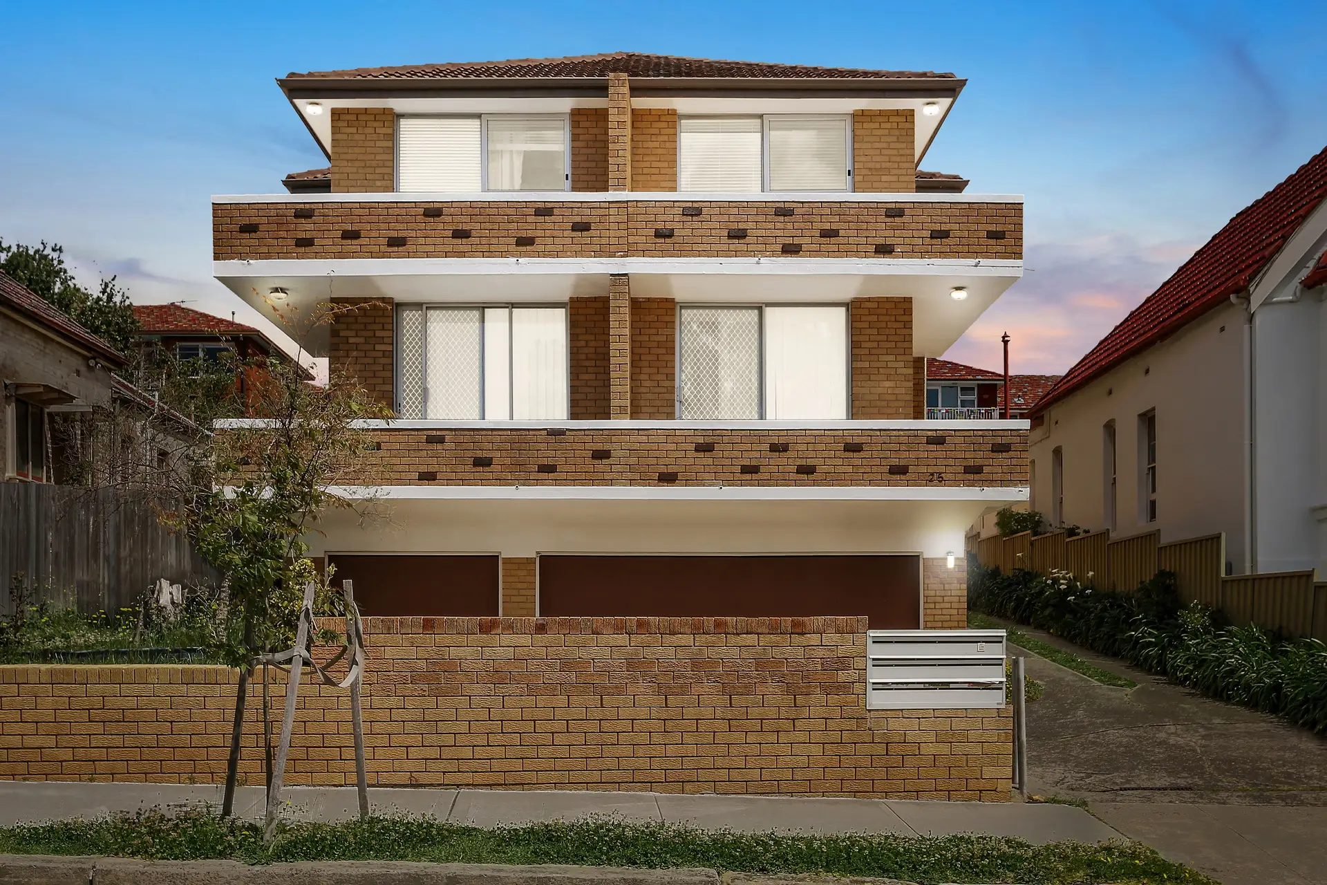 4/25 Prospect Road, Summer Hill Sold by Richard Matthews Real Estate - image 1