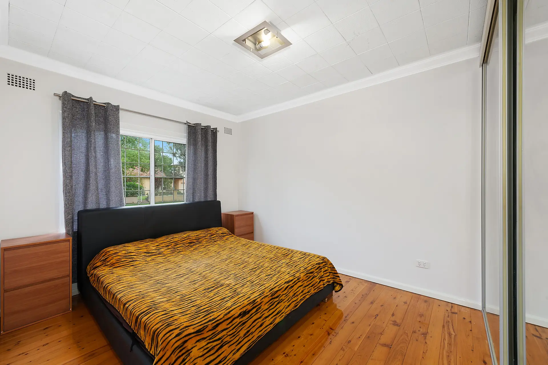 15 Cave Road, Strathfield Sold by Richard Matthews Real Estate - image 6