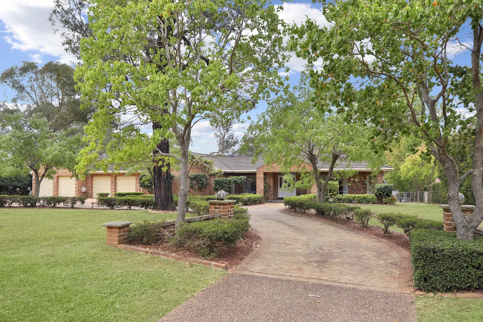 59 Barkly Drive, Windsor Downs Sold by Richard Matthews Real Estate - image 3