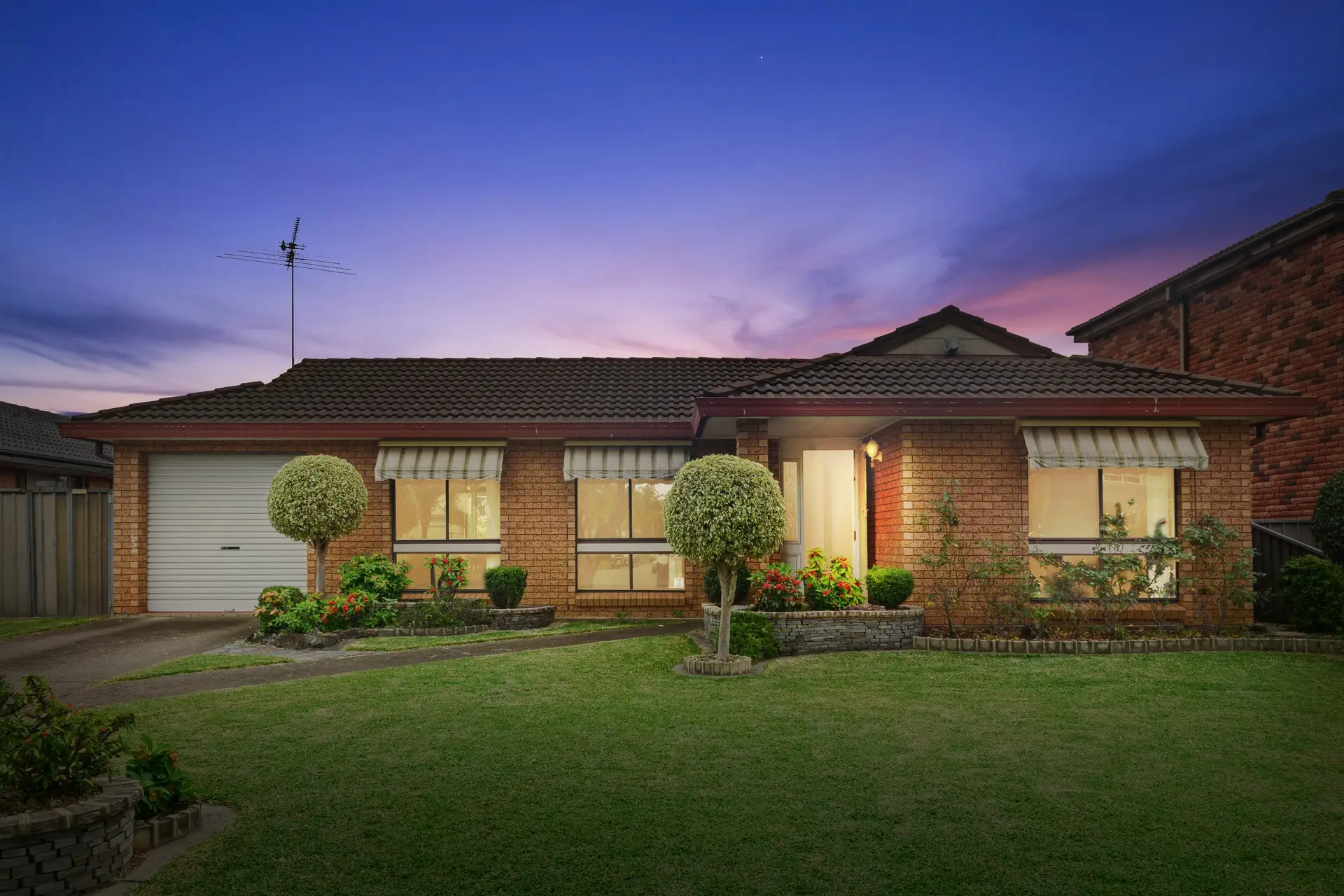27 Ernest Avenue, Chipping Norton Sold by Richard Matthews Real Estate - image 1