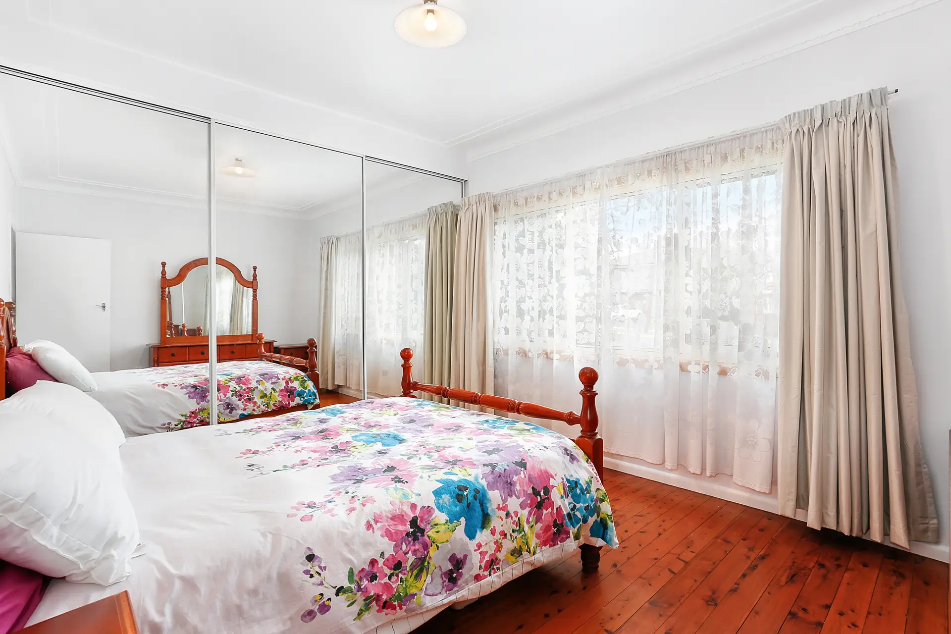 150 Flinders Road, Georges Hall Sold by Richard Matthews Real Estate - image 5