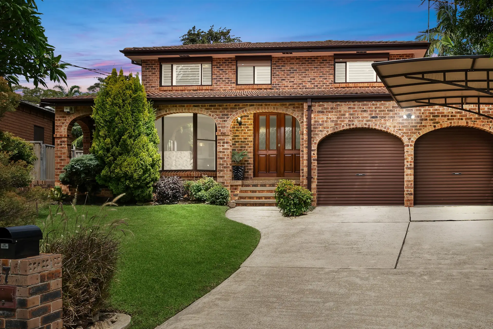 17 Balmoral Crescent, Georges Hall Sold by Richard Matthews Real Estate - image 1